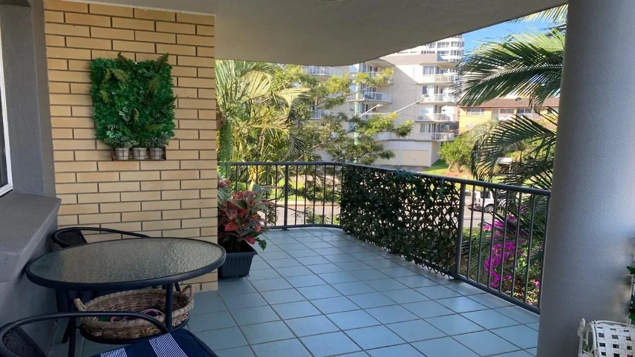 Seven Seas Unit 5 Caloundra Qld Villa